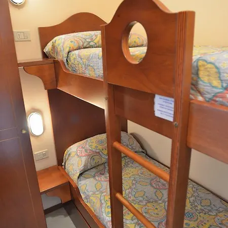 Blue Marine Village 아파트호텔 3*