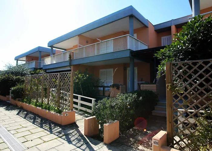 Blue Marine Village 아파트호텔