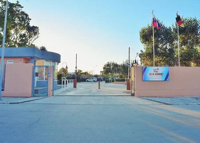 Blue Marine Village 아파트호텔